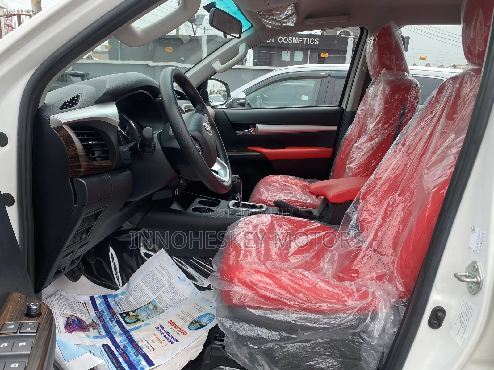 New Toyota Hilux 2022 White