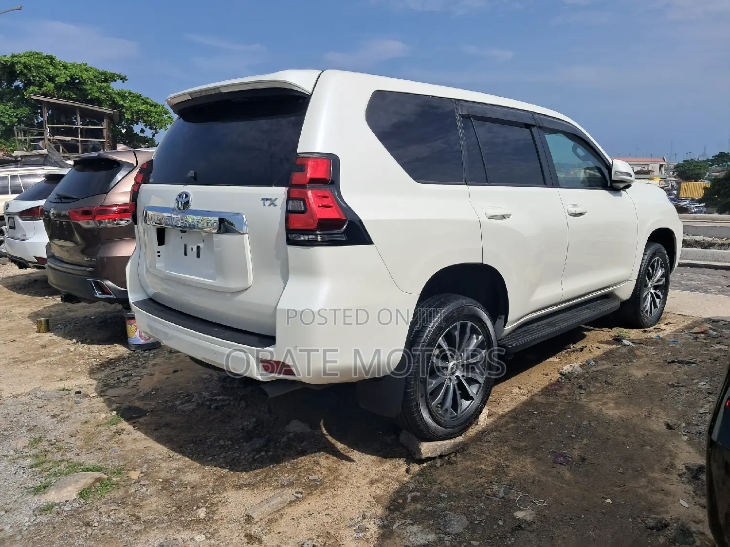 Toyota Land Cruiser Prado 2022 White