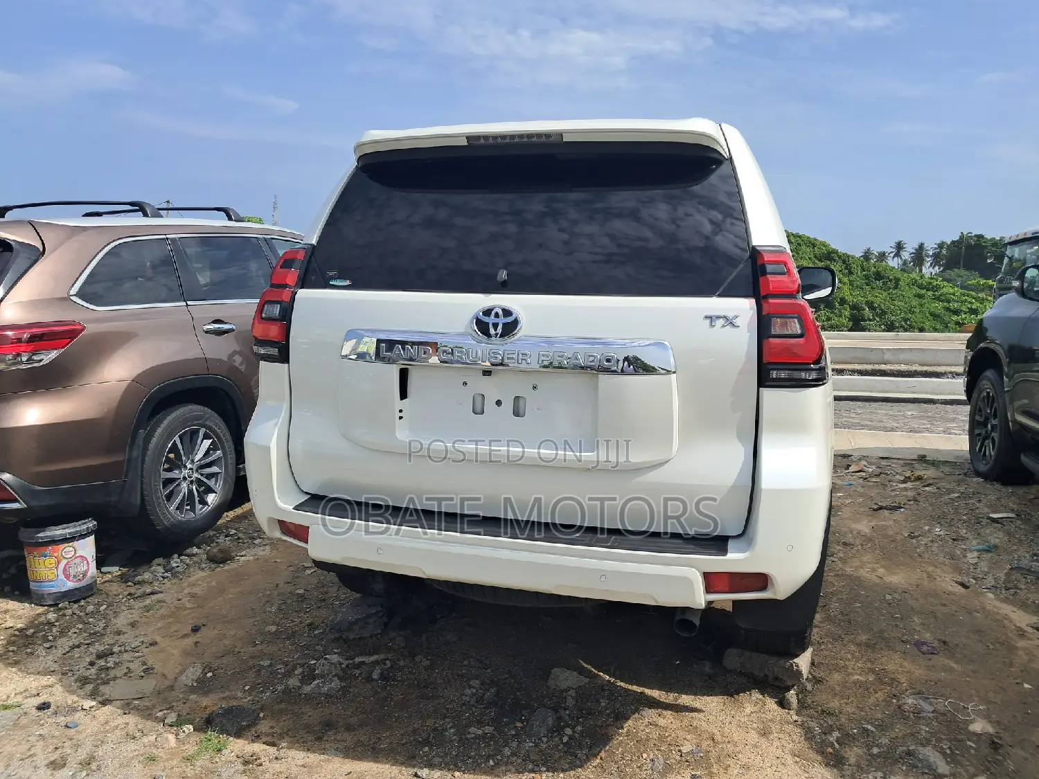 Toyota Land Cruiser Prado 2022 White