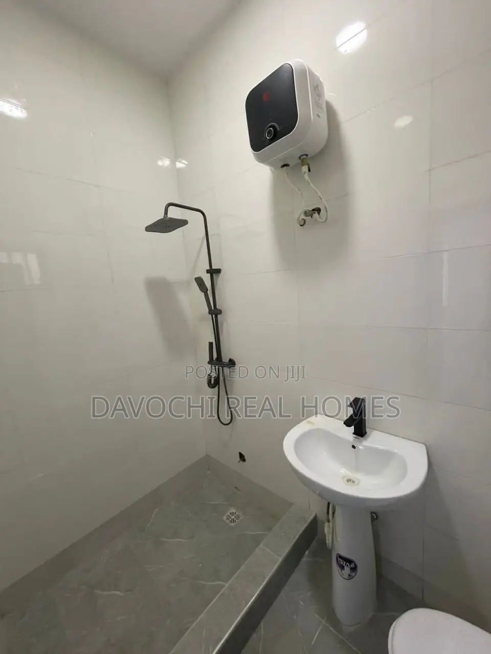 2bdrm Apartment in Chevron Conservation, Lekki for rent