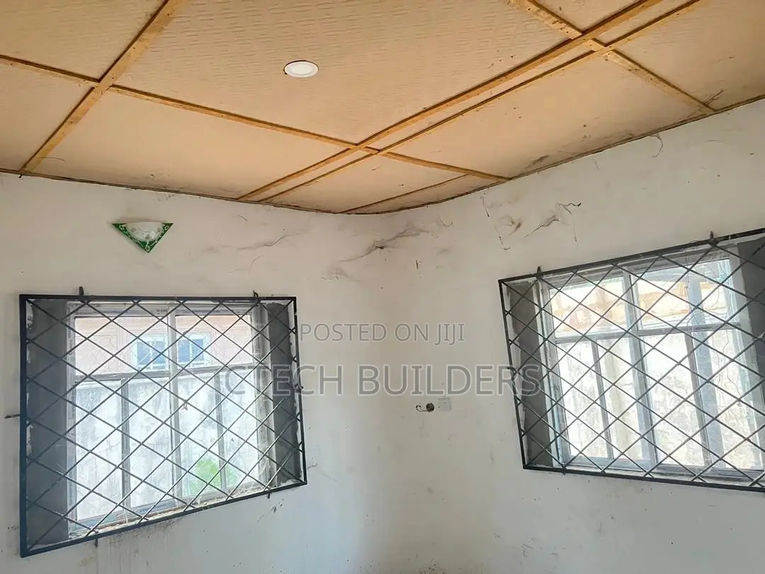 3bdrm Block of Flats in Benin City for rent