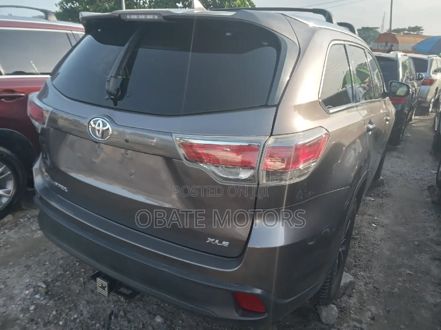 Toyota Highlander XLE 4x2 V6 (3.5L 6cyl 8A) 2017 Gray