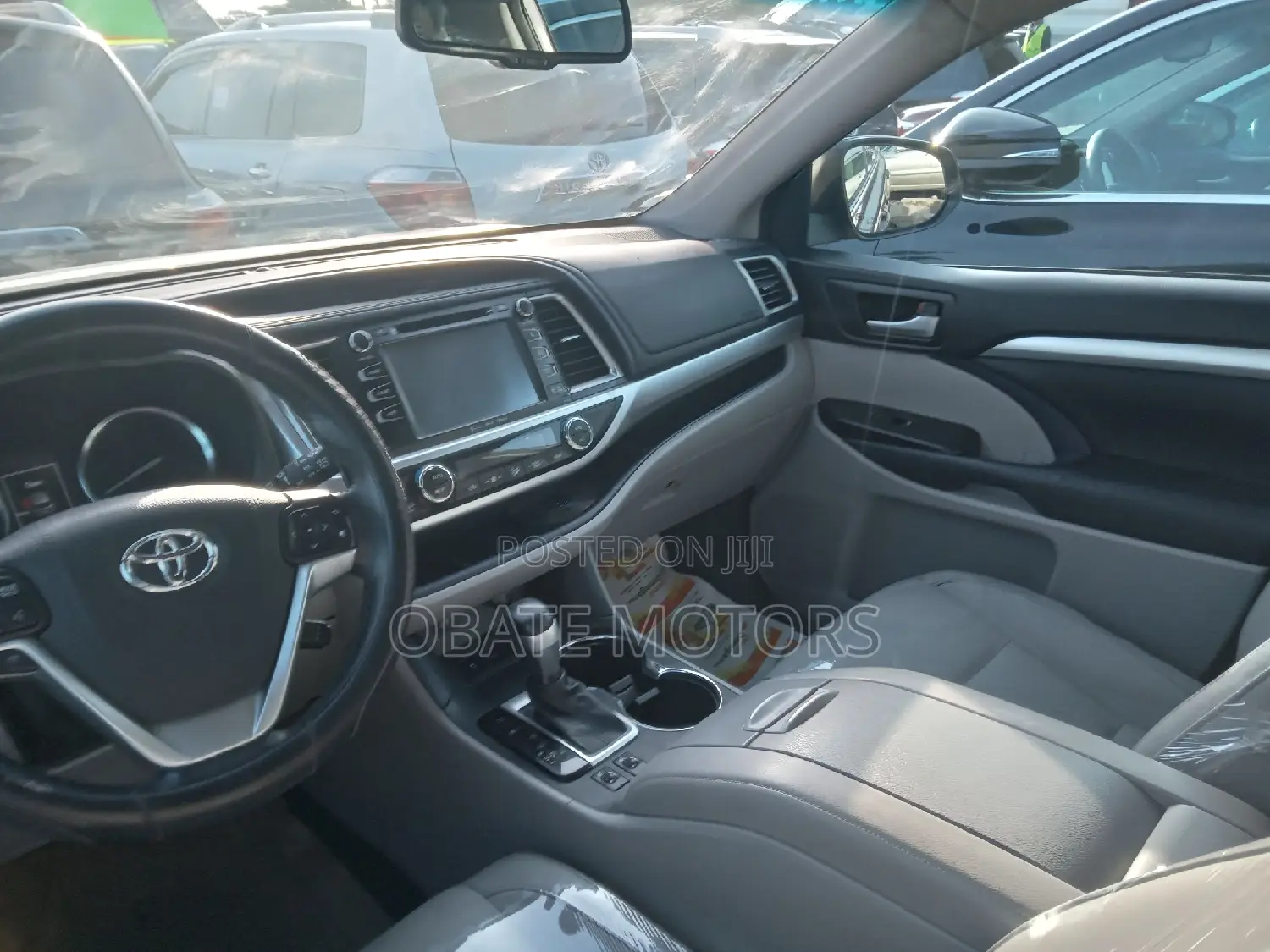 Toyota Highlander XLE 4x2 V6 (3.5L 6cyl 8A) 2017 Gray