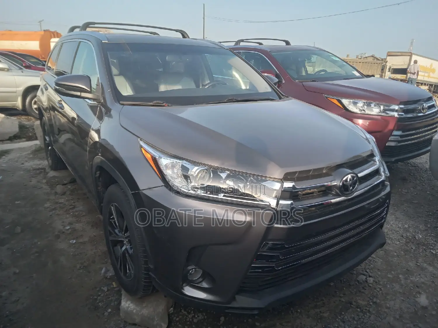 Toyota Highlander XLE 4x2 V6 (3.5L 6cyl 8A) 2017 Gray