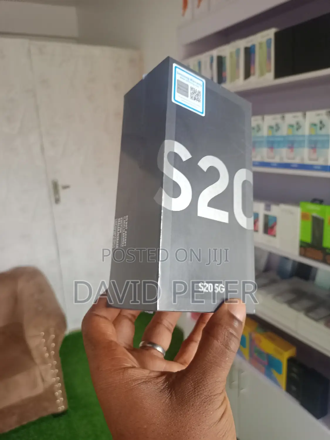 New Samsung Galaxy S20 128 GB Gray