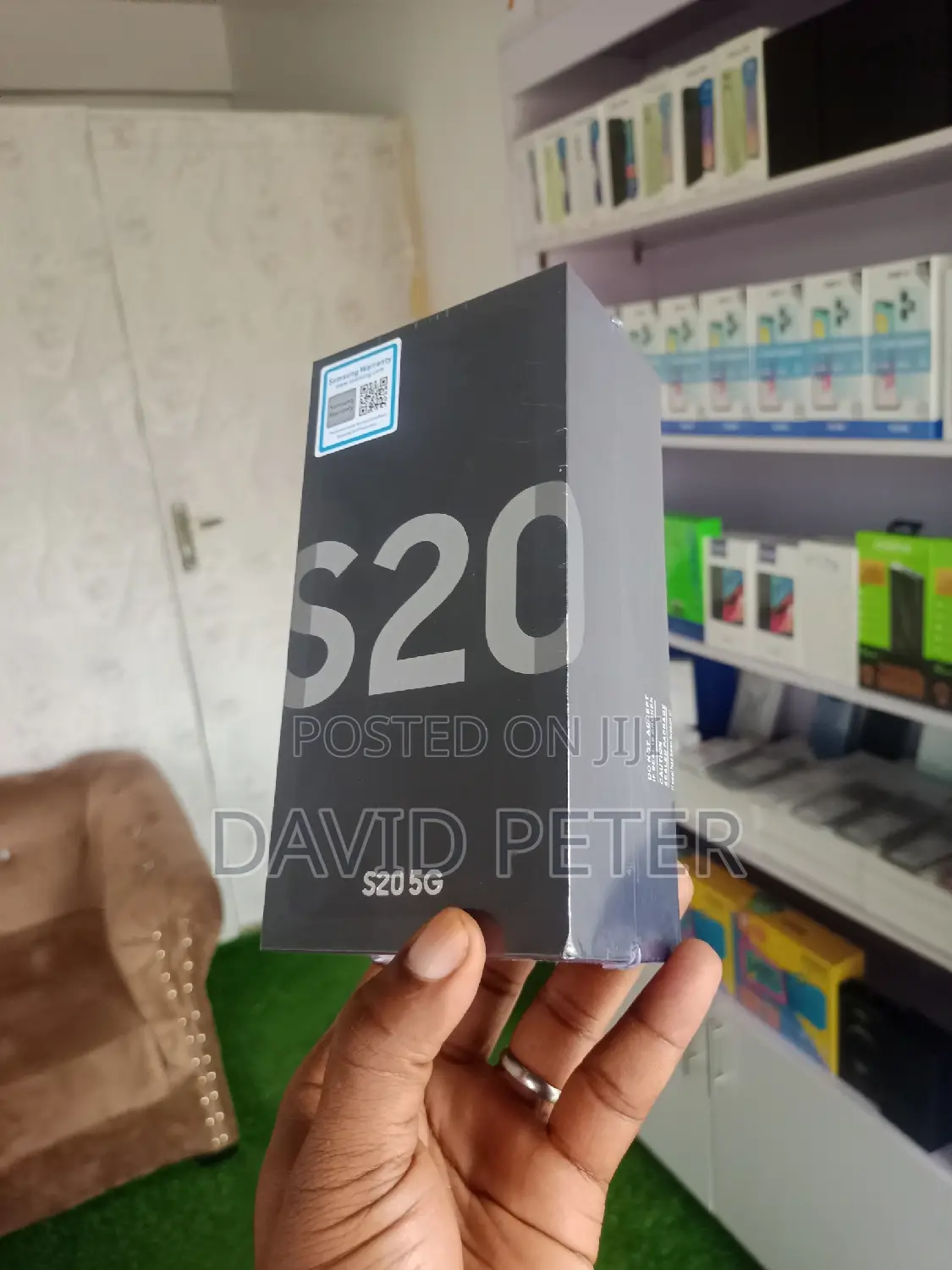 New Samsung Galaxy S20 128 GB Gray