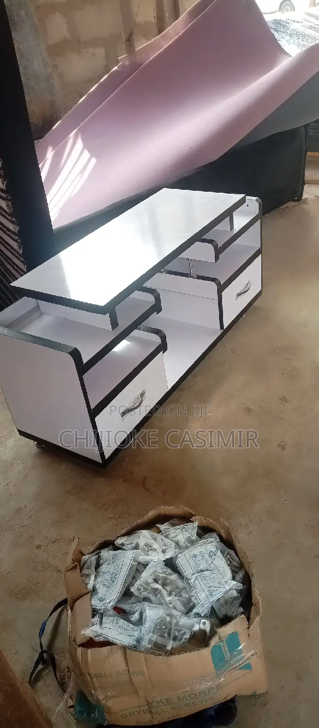 4feet Tv Stand