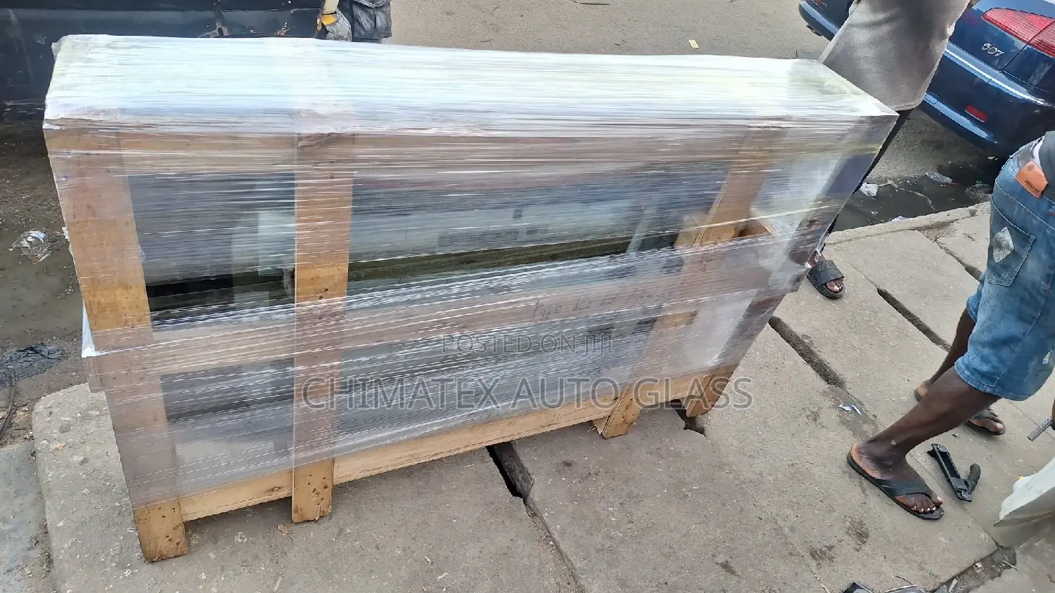 BMW GT Back Glass Going for Waybill Abj