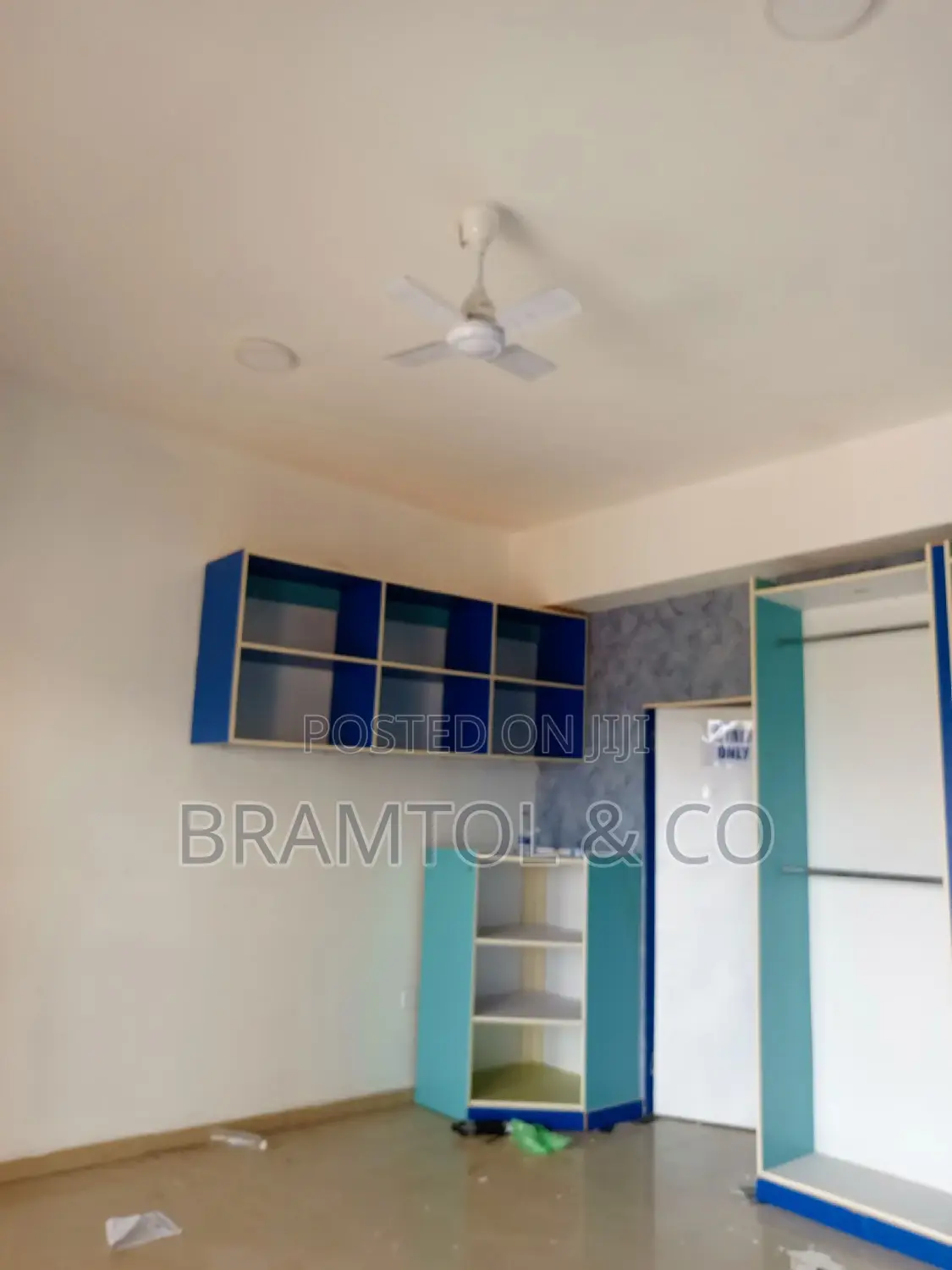 38 SQM Office/Shop Space in a Clean Plaza