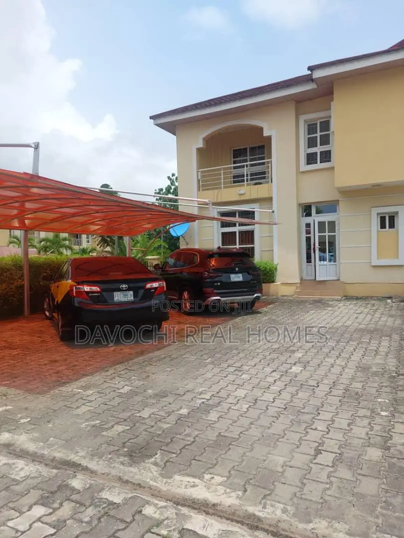 4bdrm Duplex in Osapa London Estate, Lekki for rent