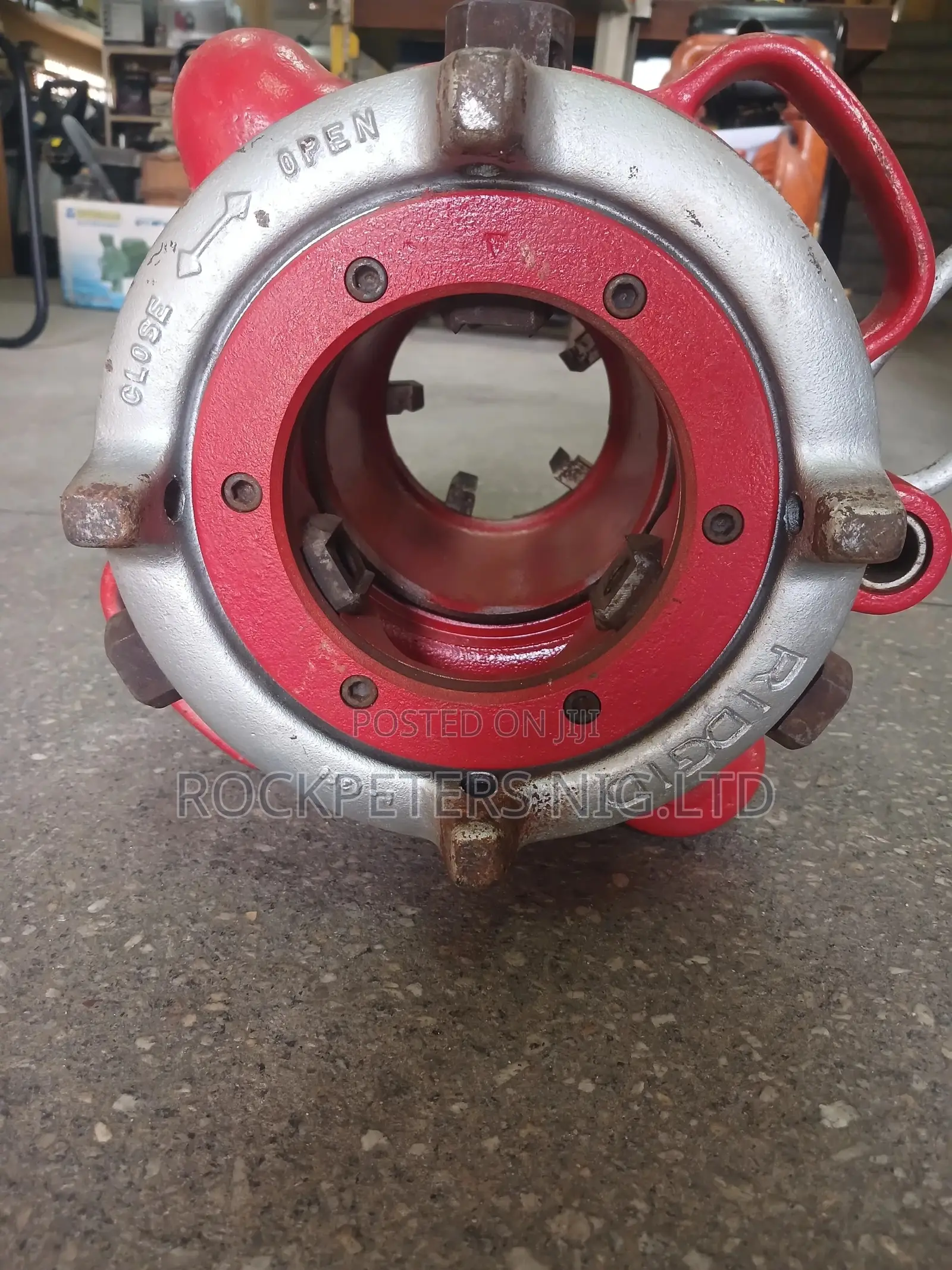 Ridgid Receding Geared Threader: 141, for 2 1⁄2" to 4" Pipe