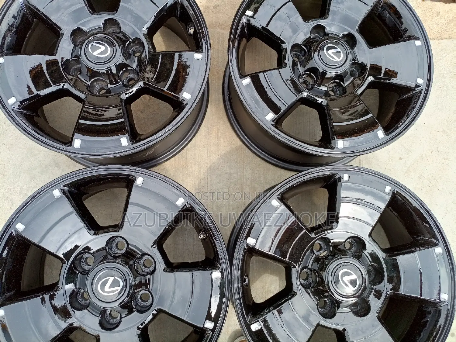 17" Rim Lexus Gx470