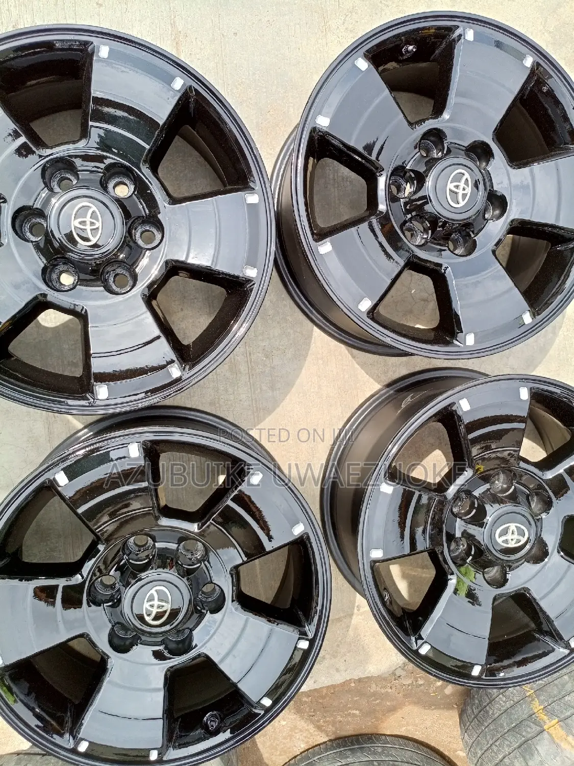 17" Rim Toyota Hilux