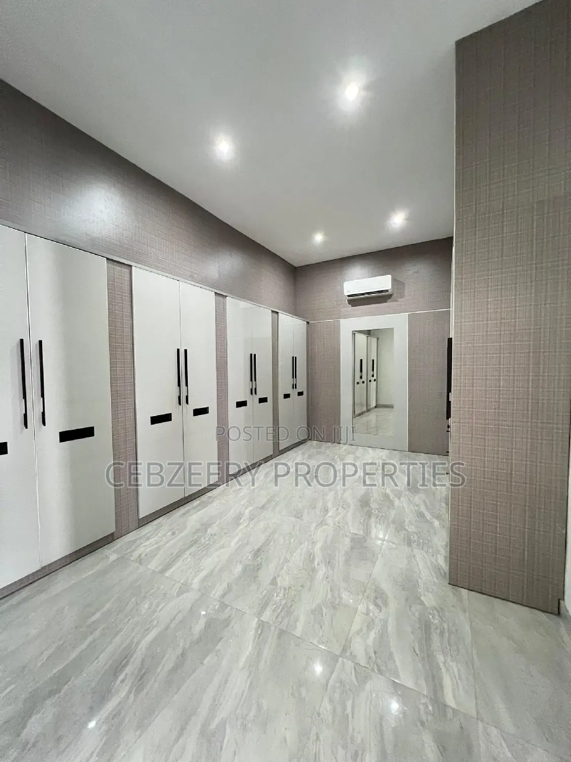 5bdrm Duplex in Ikoyi for sale