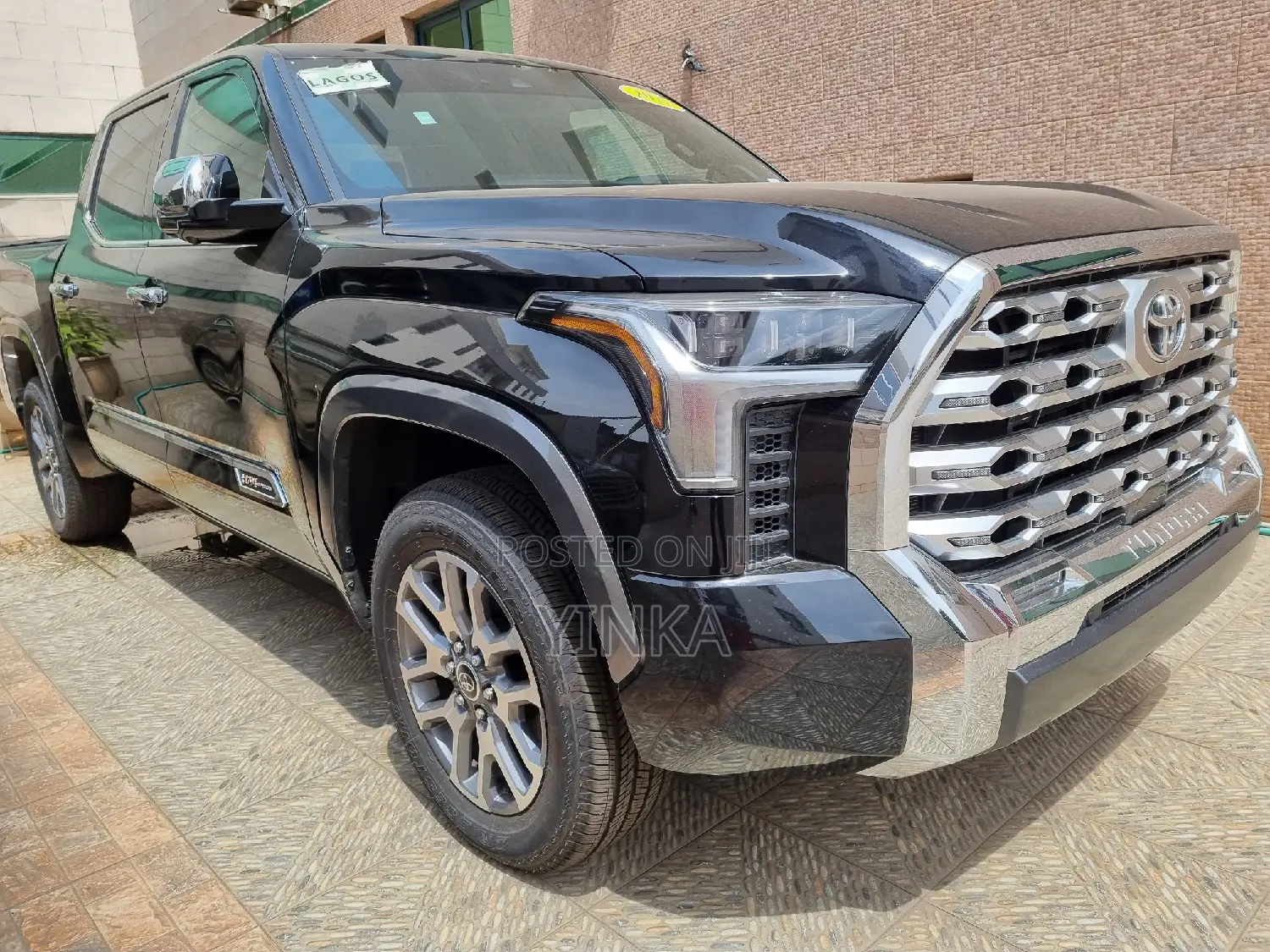 Toyota Tundra 2022 Black