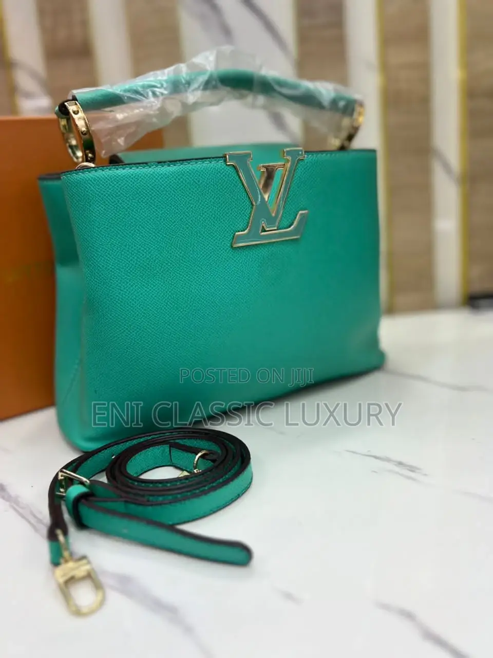 Luxury Women's Bags Louis Vuitton Available in Store 