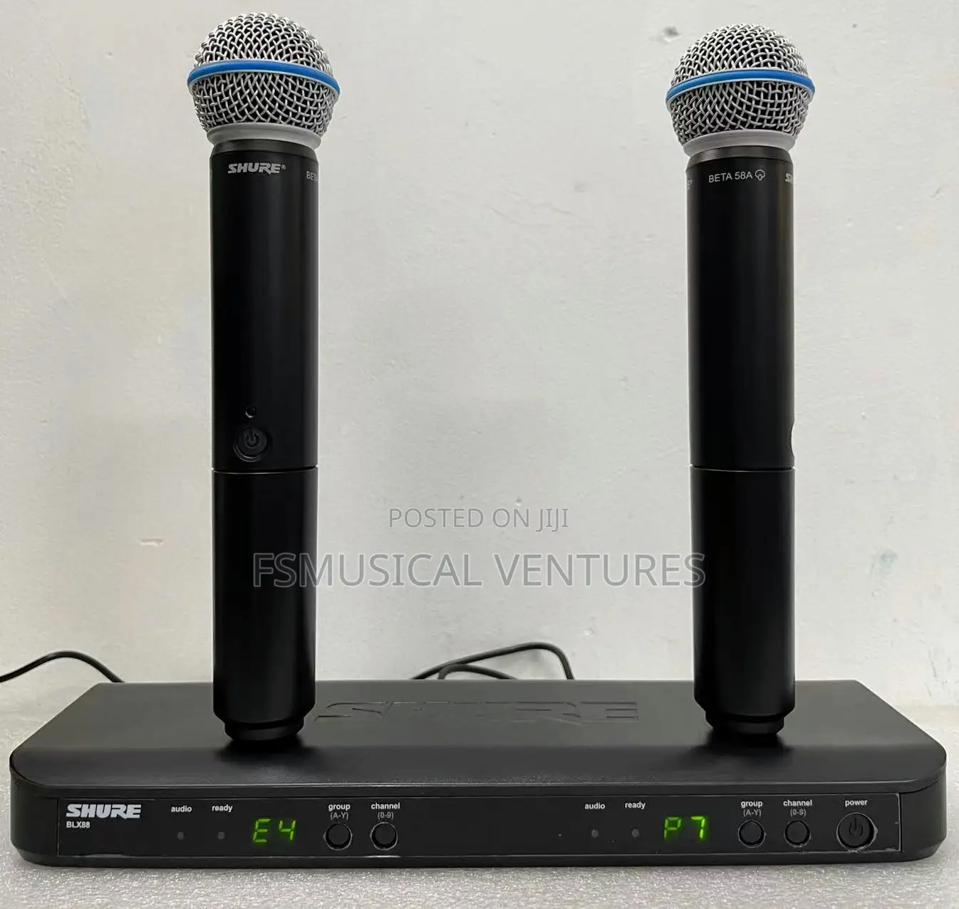 Shure BLX288/ BETA58 Wireless Microphone System