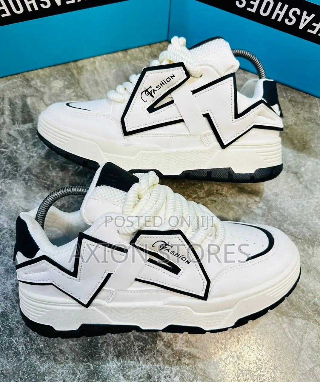 High Quality Fashion Sneakers