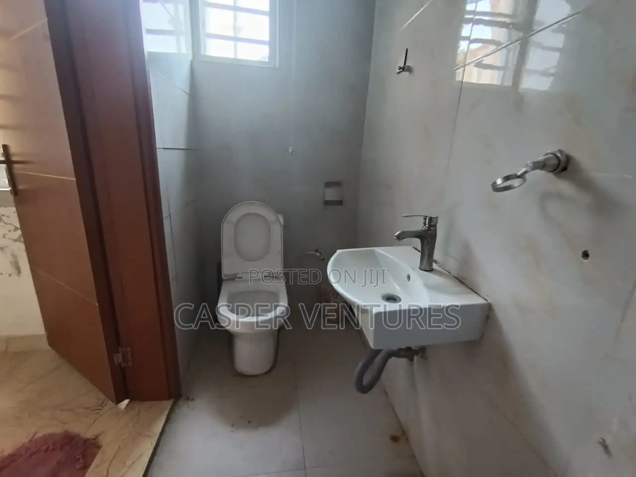 4bdrm Duplex in Alternative, Chevron for rent