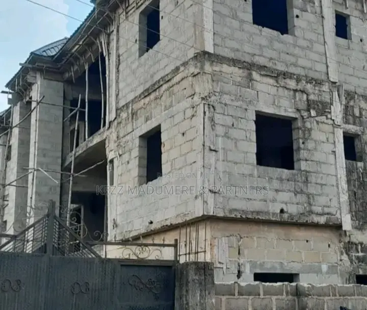 12bdrm Block of Flats in Naze , Owerri, Imo, Port-Harcourt for sale