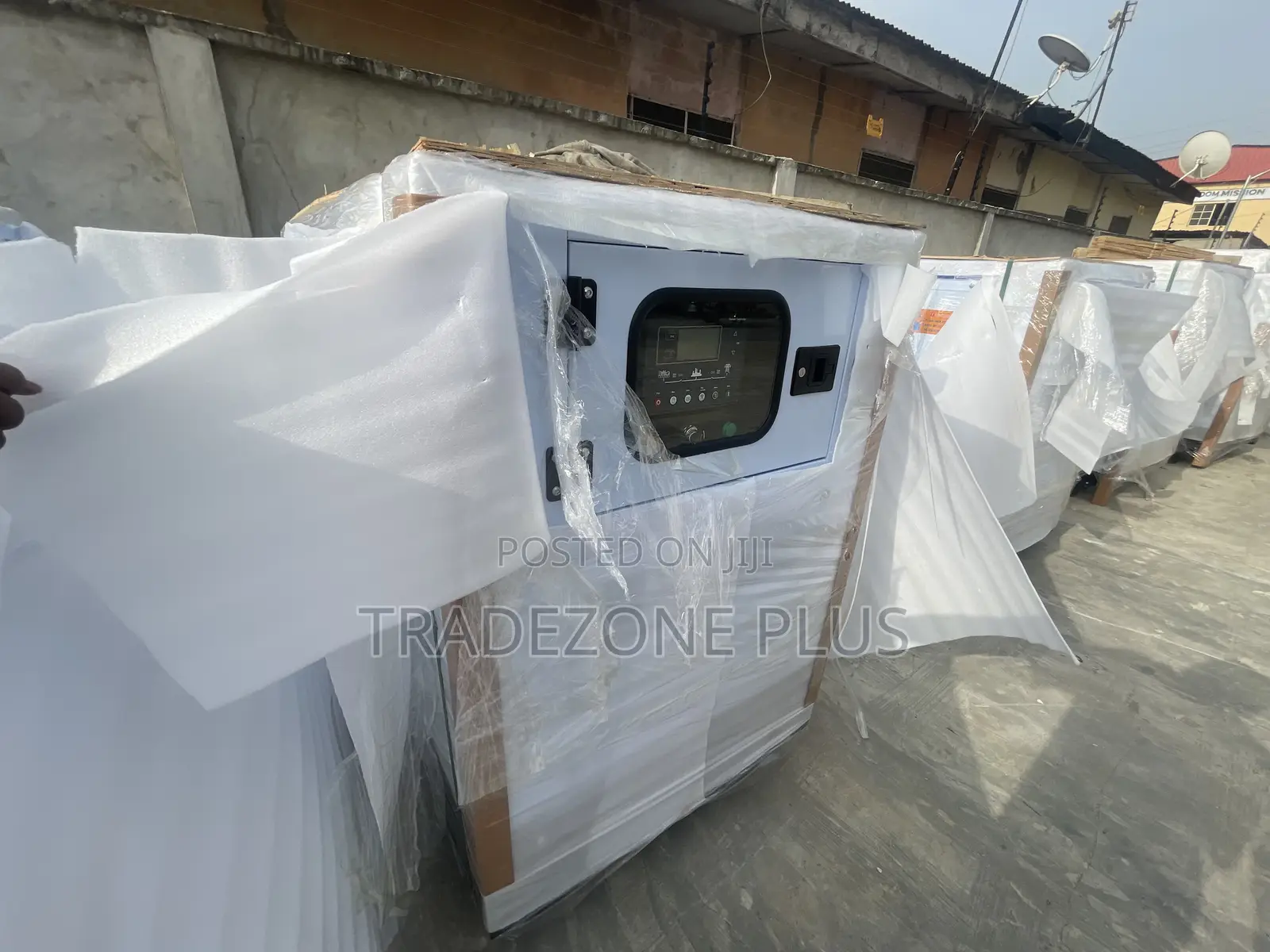 New Perkin 40kva DIESEL Soundproof Generator