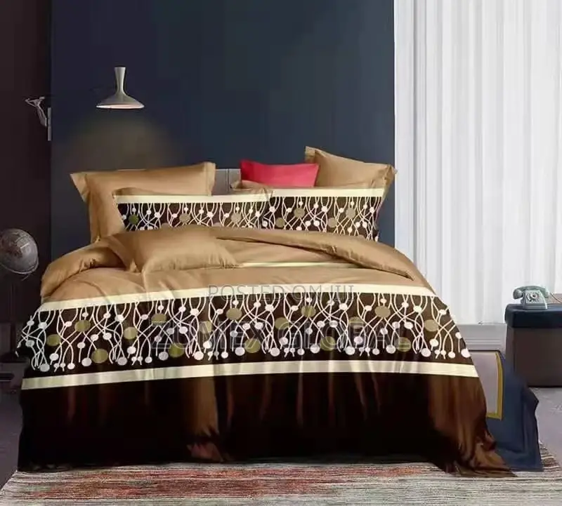 Complete Duvet Set With Bedsheets and Four Pillow Case