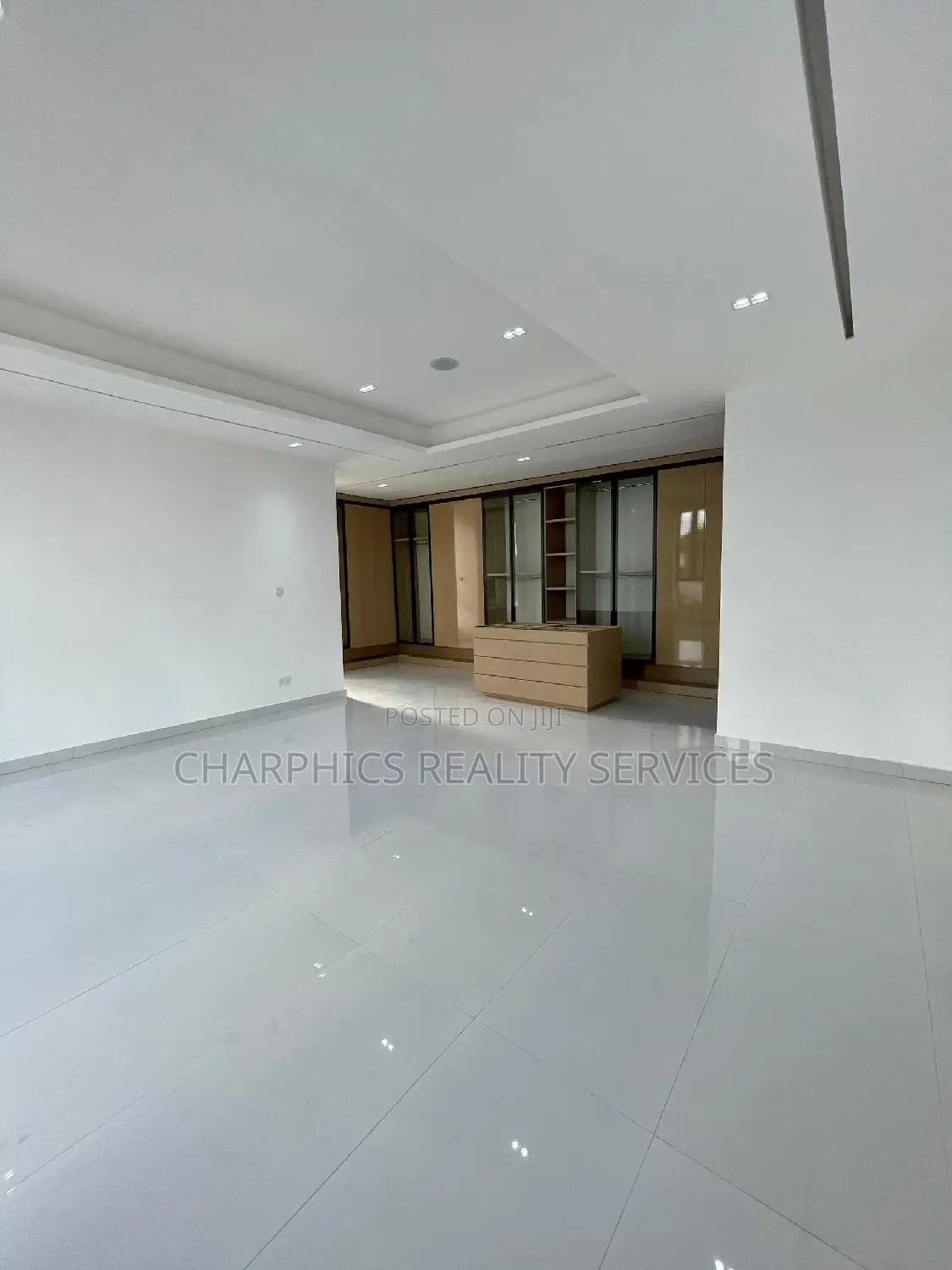 5bdrm Duplex in Lekki Phase 1 for sale