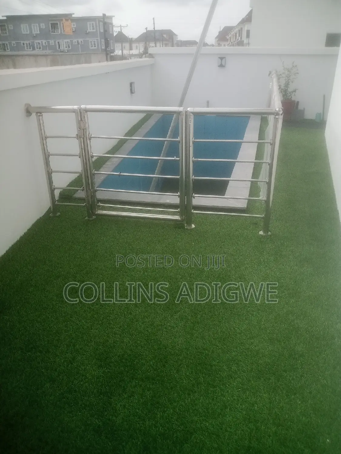 5bdrm Duplex in Chevron for sale