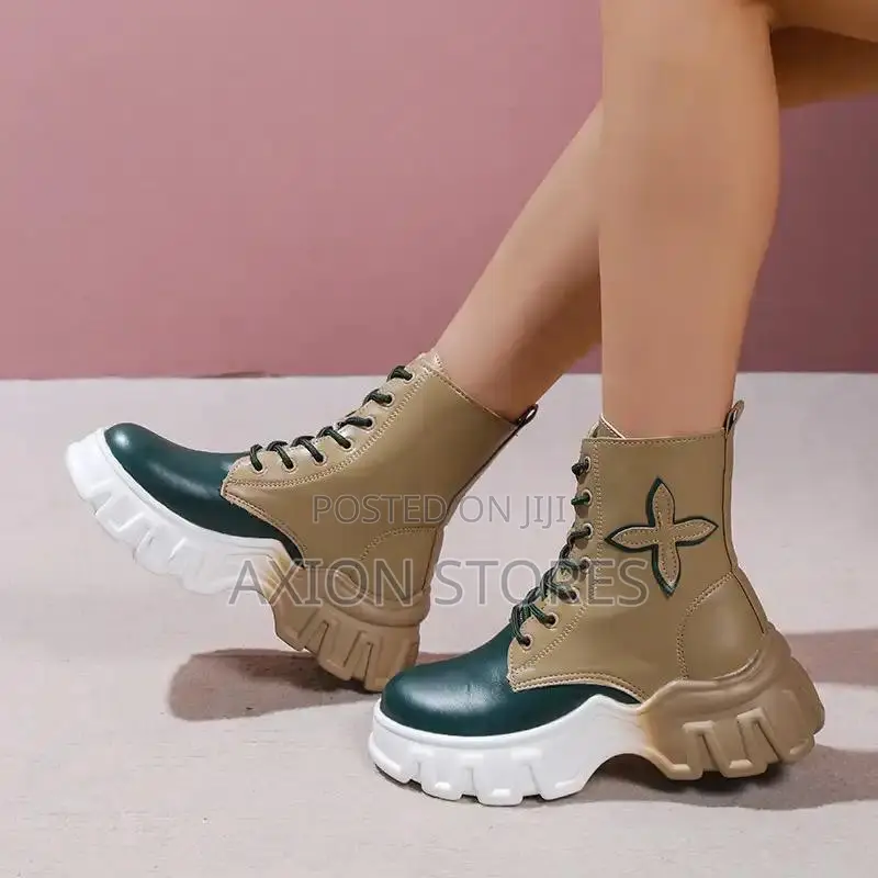 Quality Fashion Female Boots