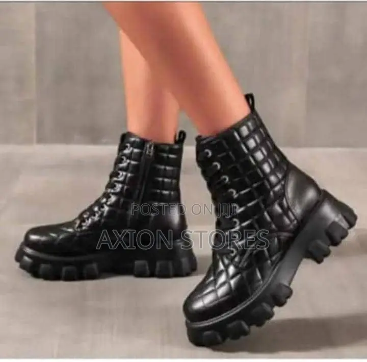 Quality Fashion Female Boots