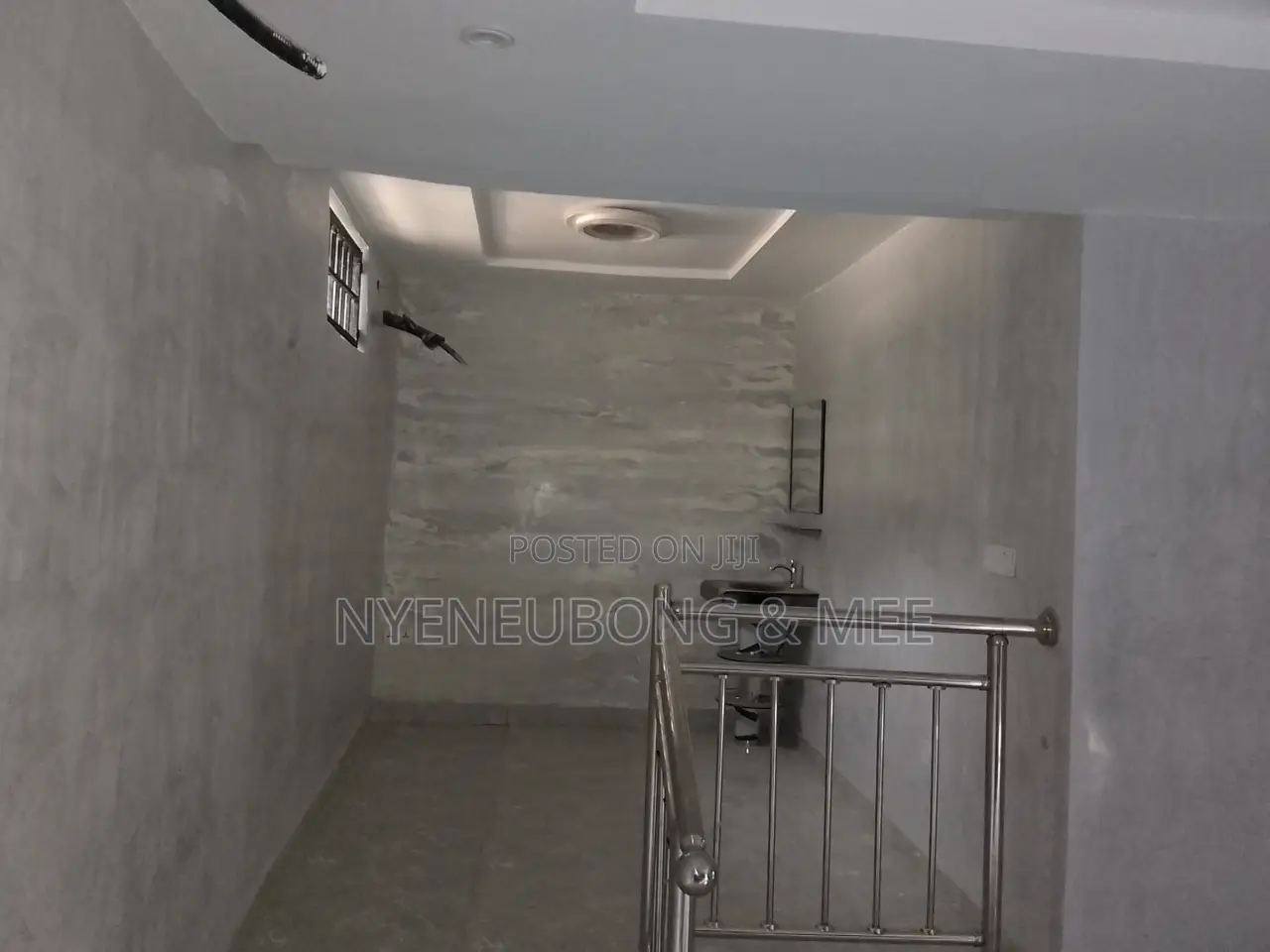 4bdrm Duplex in Karu for sale