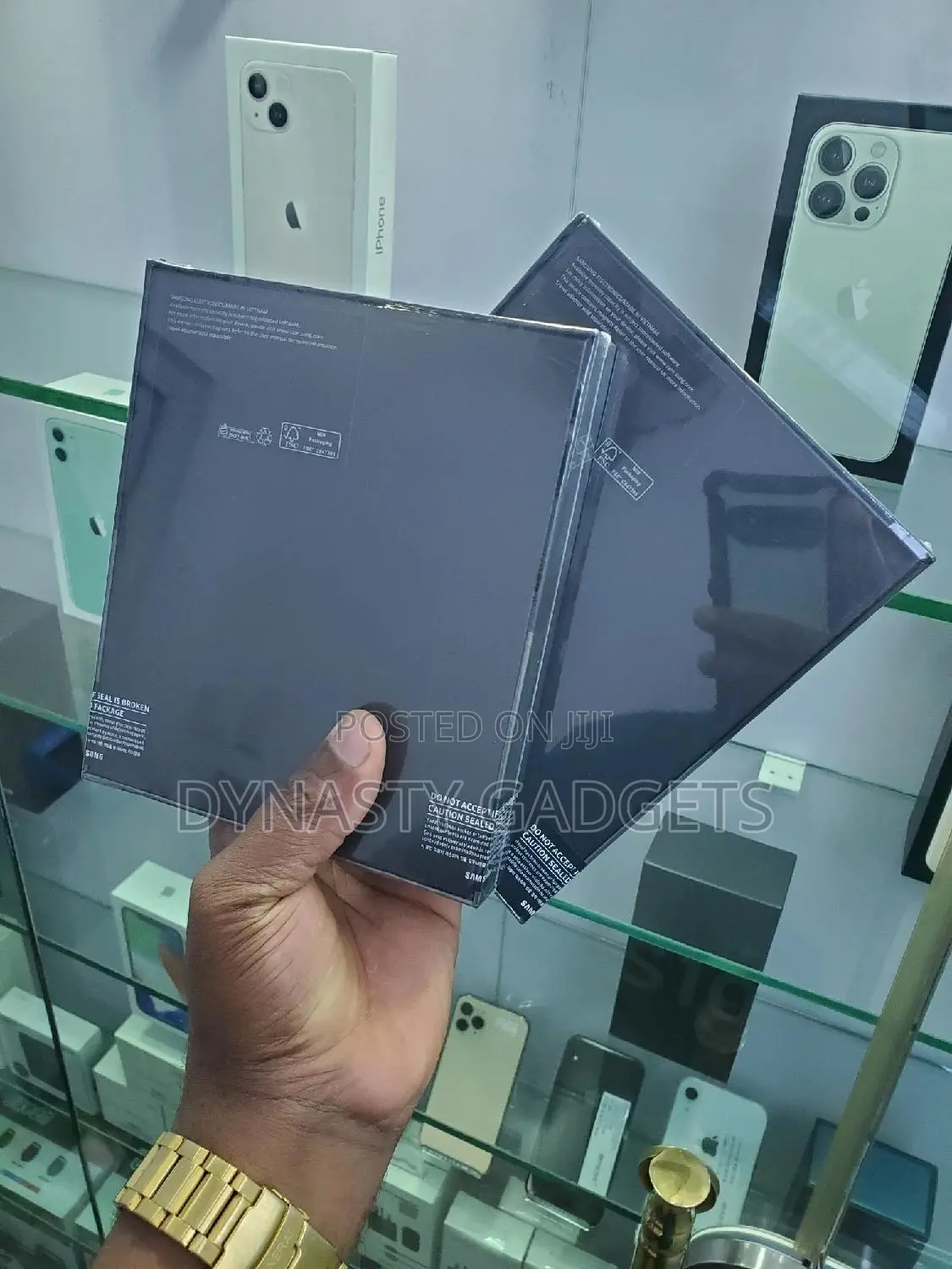 New Samsung Galaxy Z Fold4 256 GB Gold