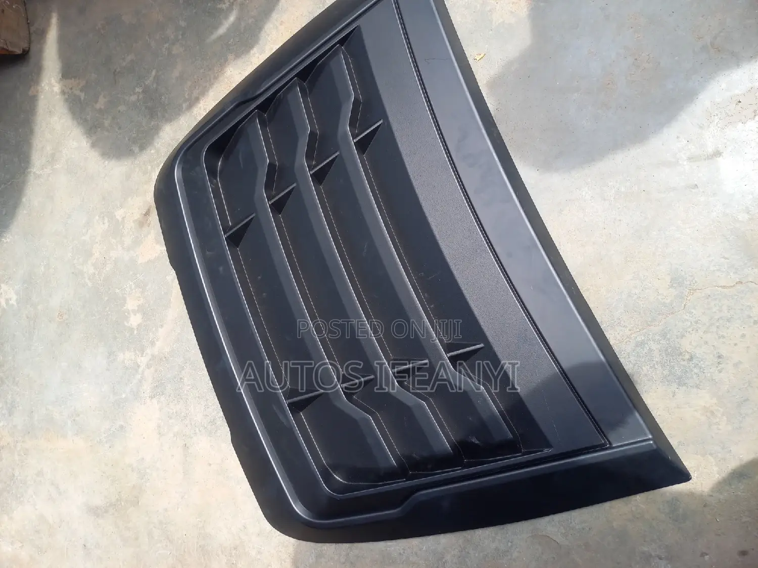 Toyota Tacoma an Tundra Bonnet Scoop