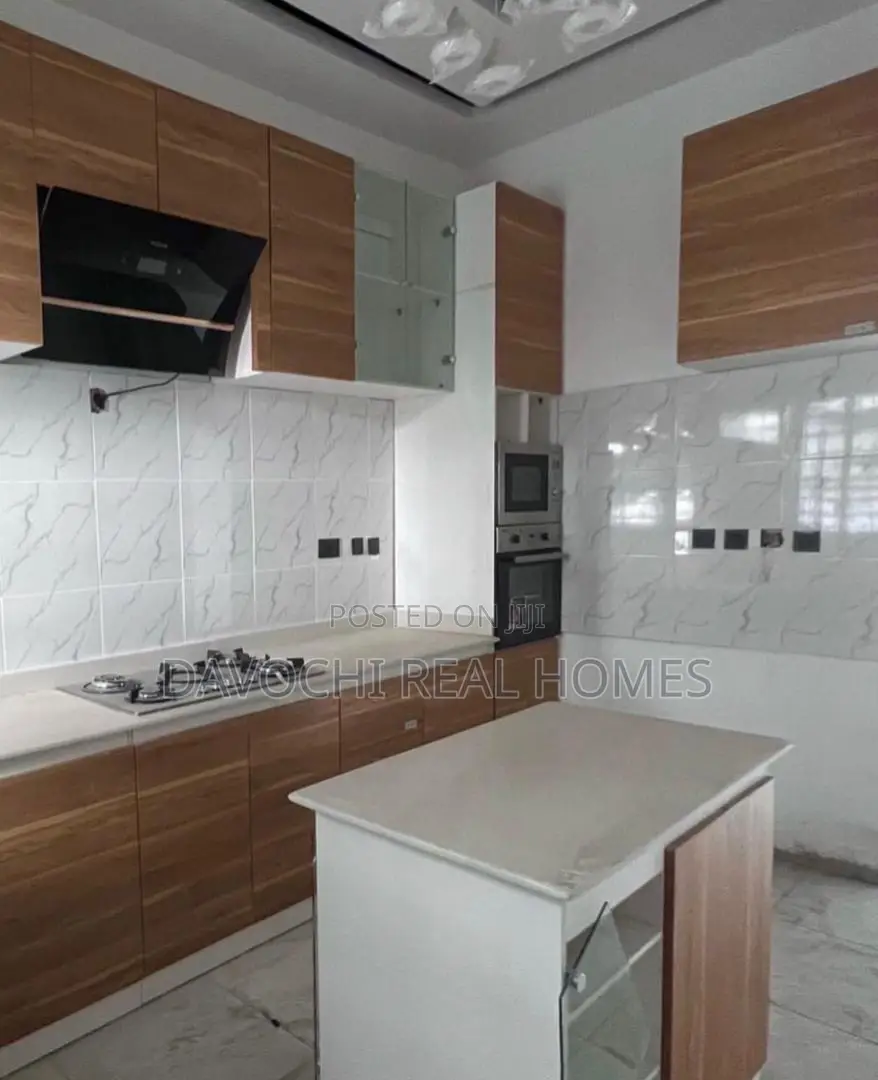 5bdrm Duplex in Ikata Lekki for rent