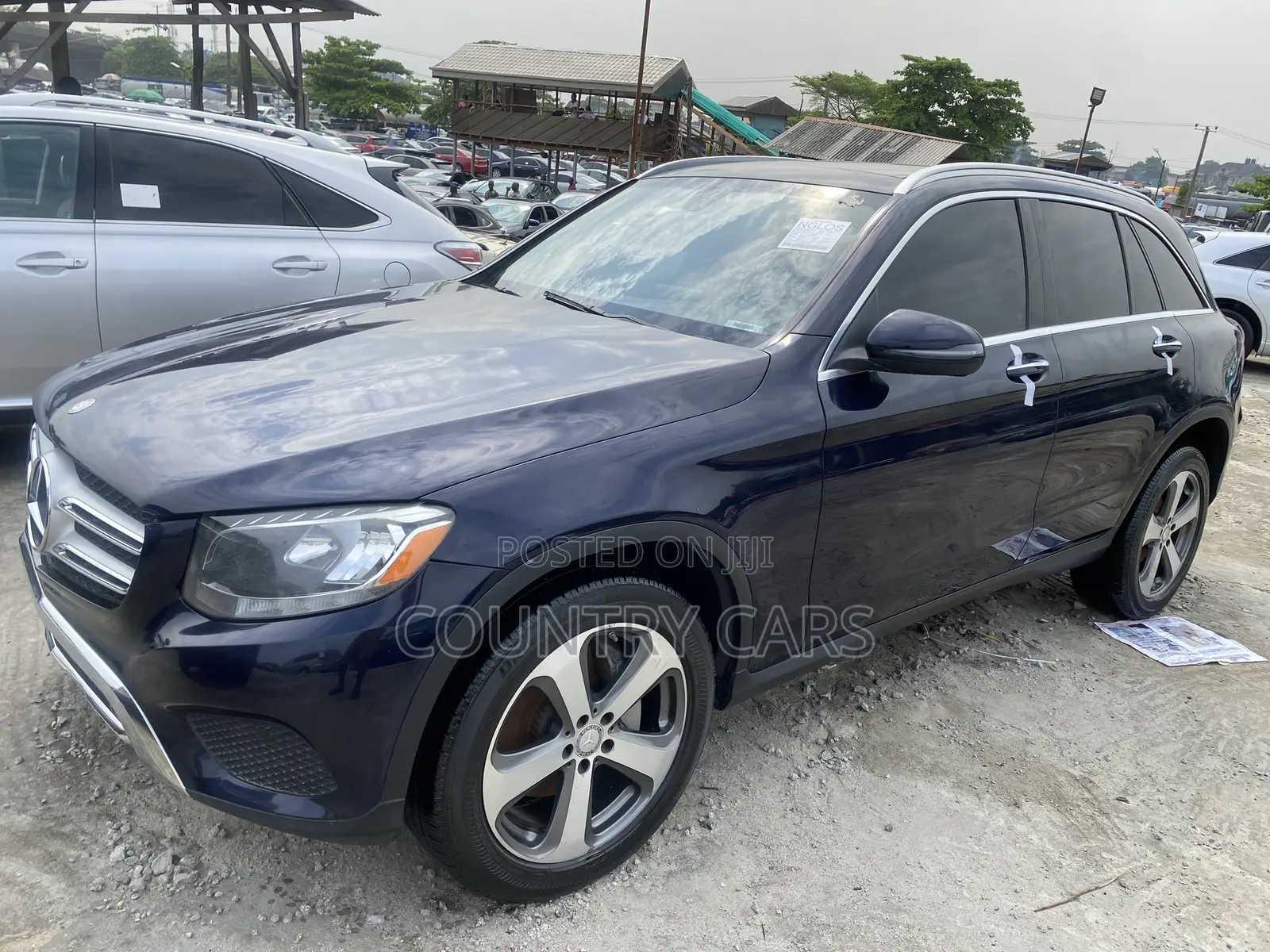 Mercedes-Benz C300 2017 Blue