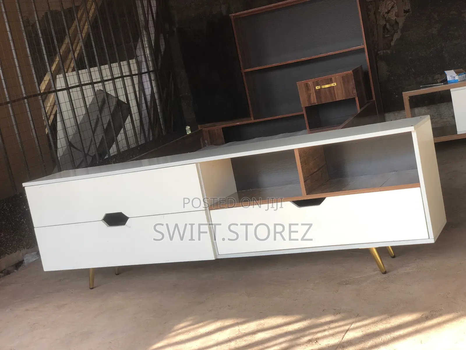 Royal Tv Stand