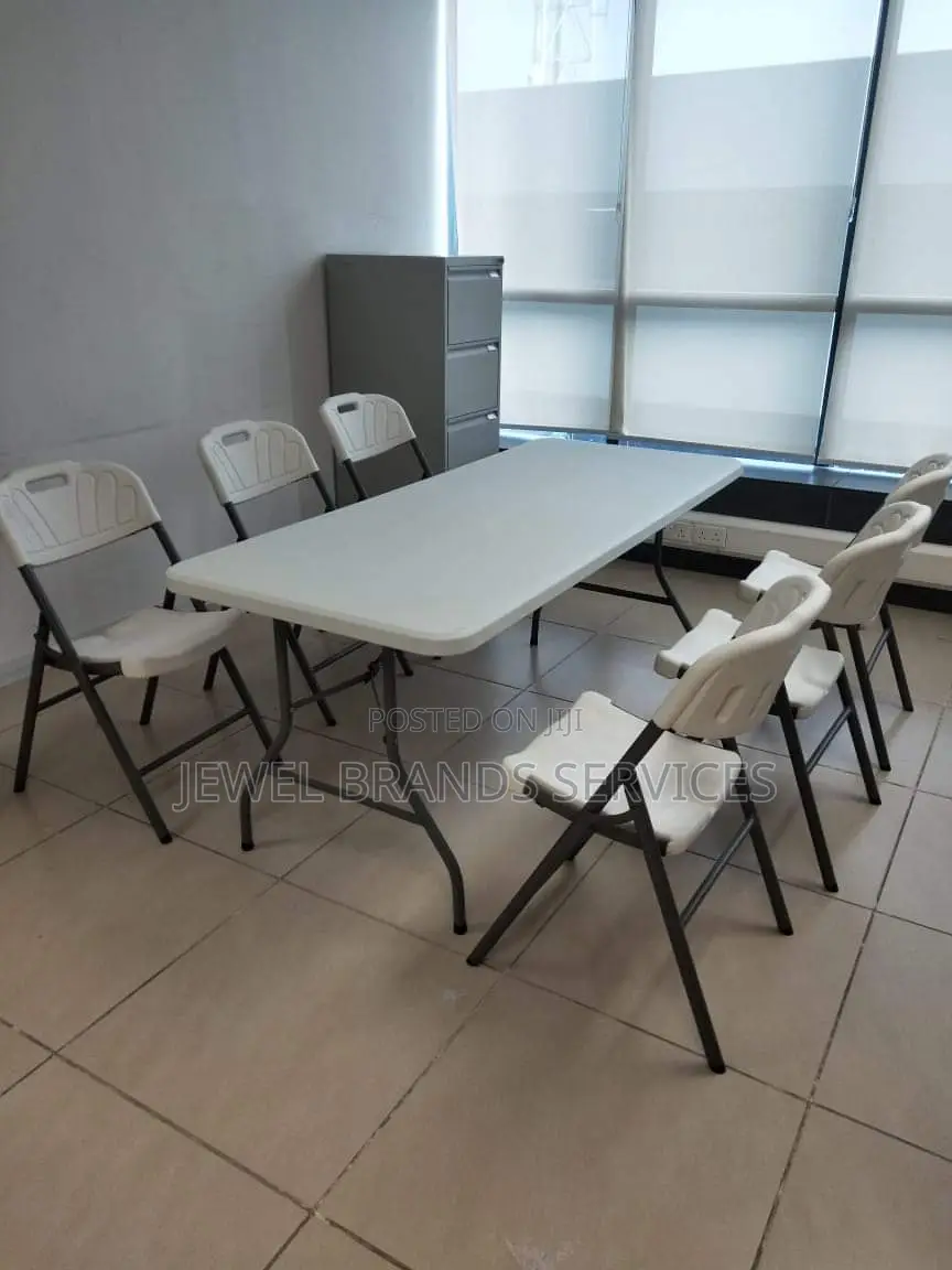 Foldable Table 6 Feet