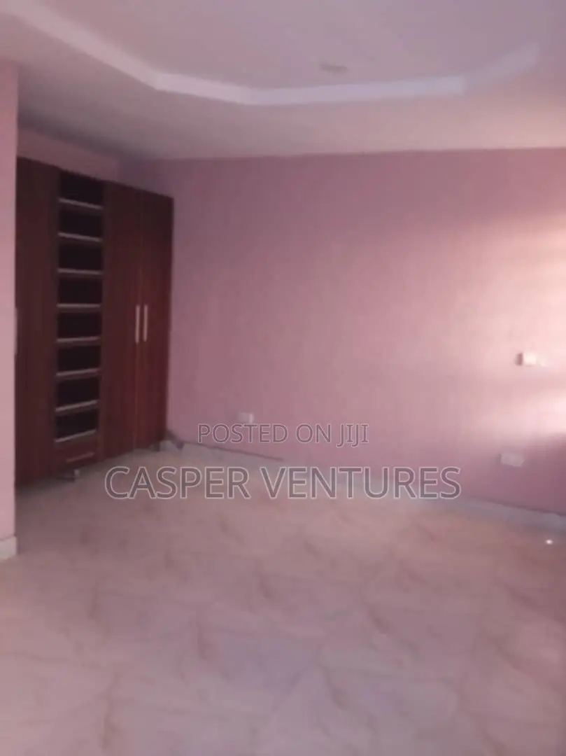 4bdrm Duplex in New Road, Lekki for rent