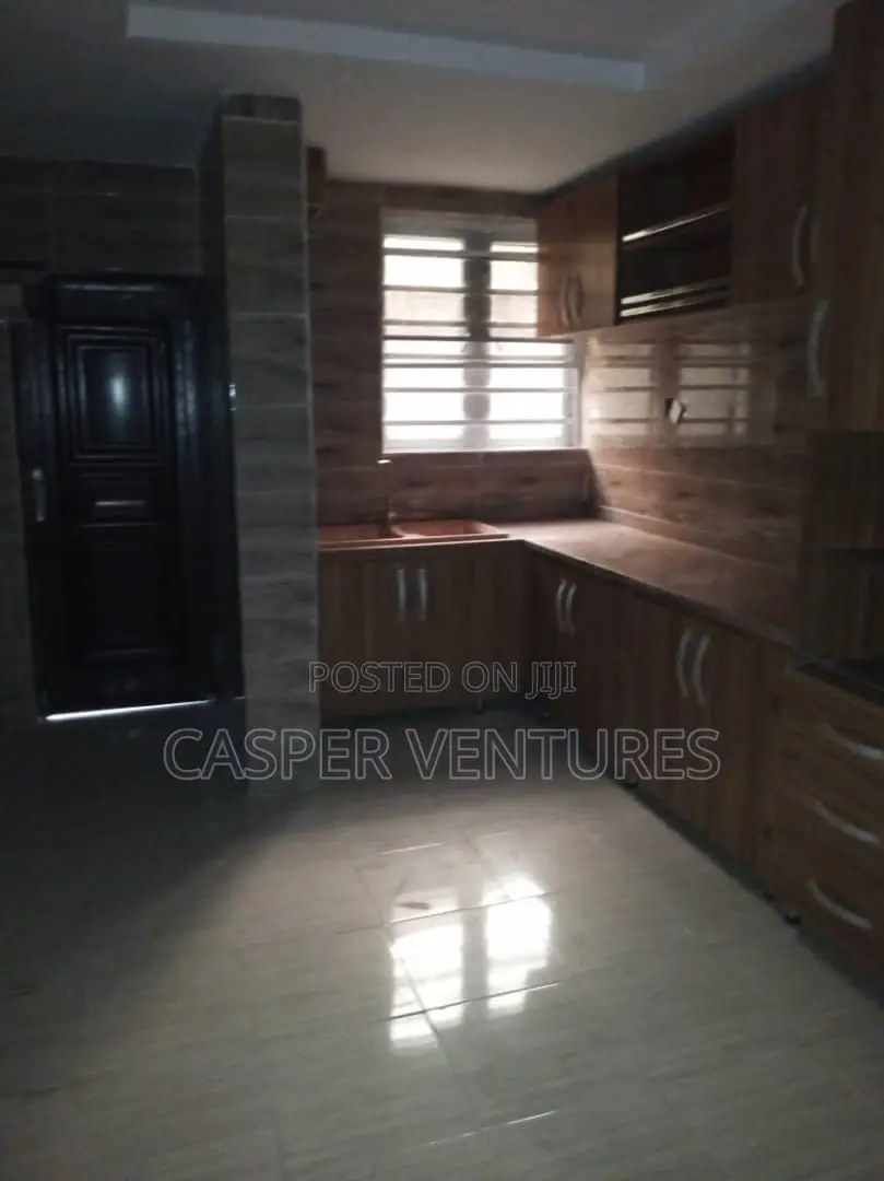 4bdrm Duplex in New Road, Lekki for rent