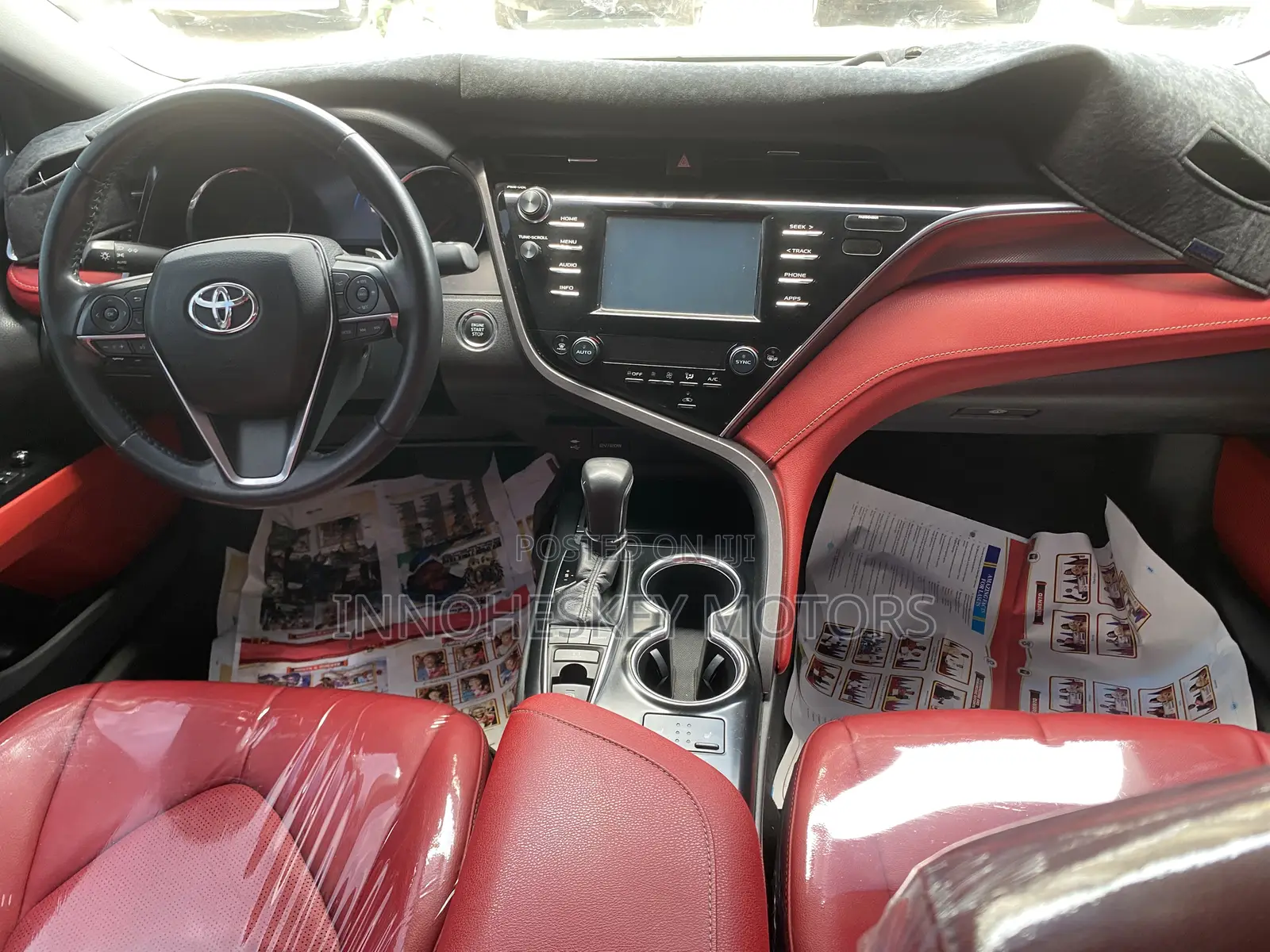 Toyota Camry XSE FWD (2.5L 4cyl 8AM) 2018 White