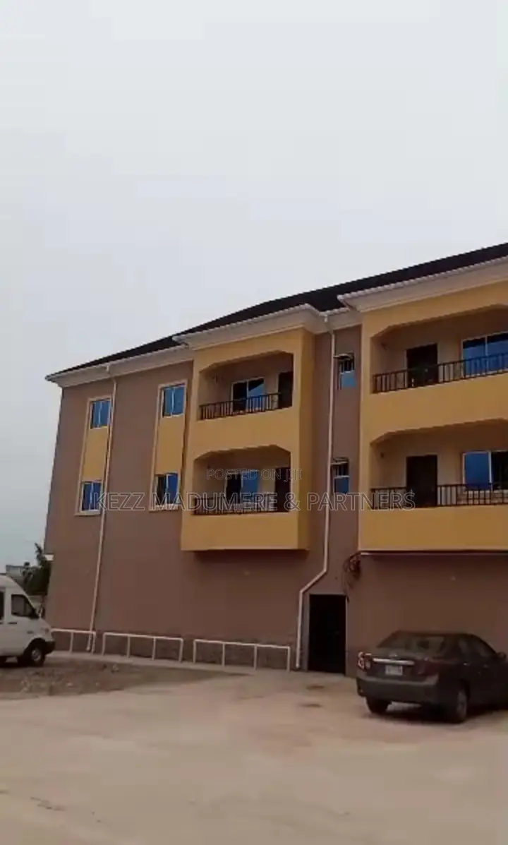 18bdrm Block of Flats in Centenary City for sale