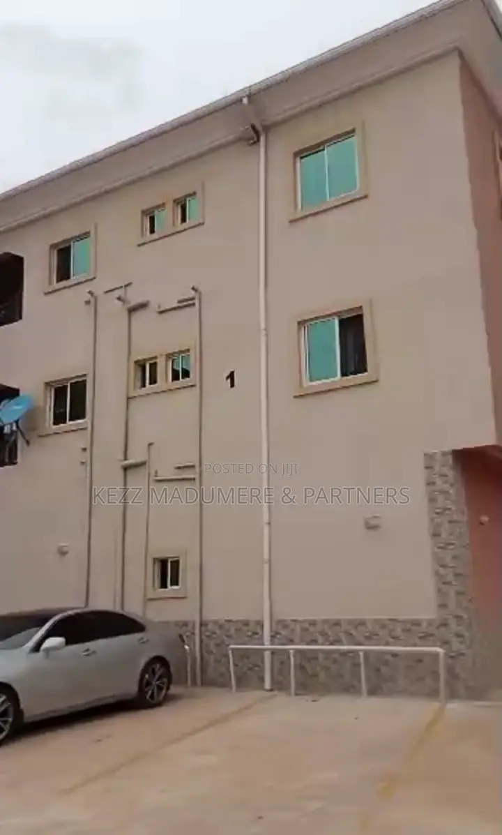 18bdrm Block of Flats in Centenary City for sale