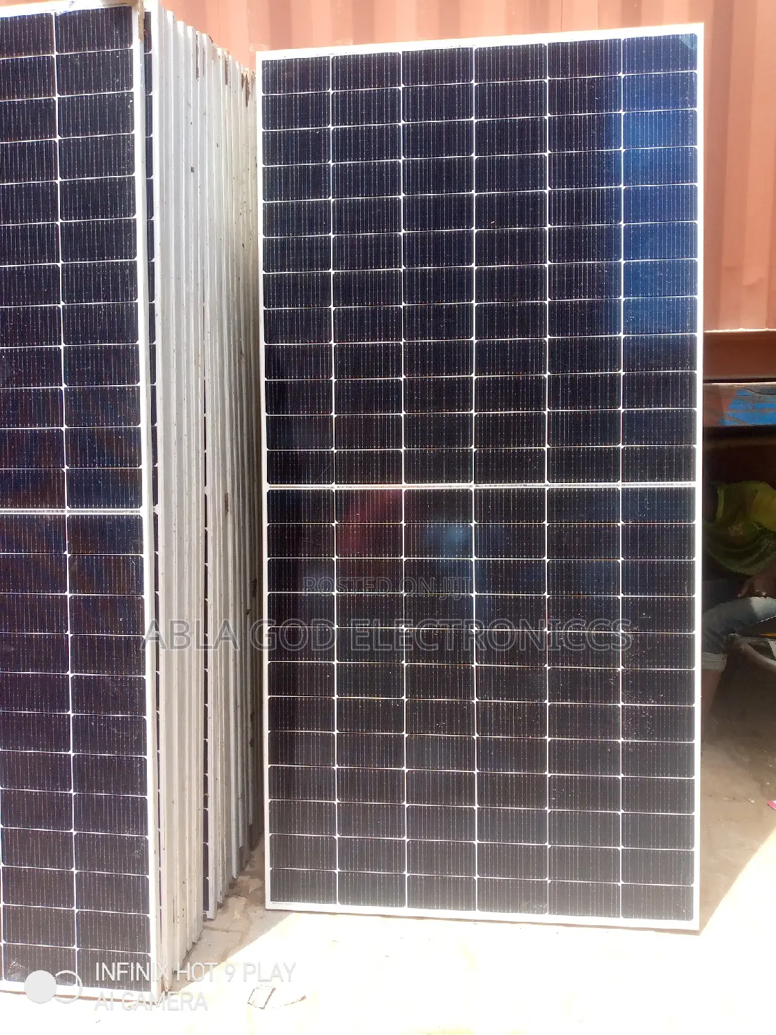 600W Canadian Solar Panels Long Frame Mono Crystalline.
