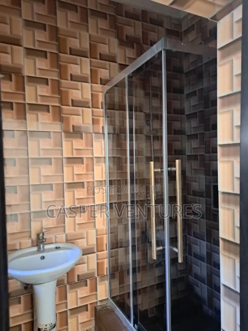 Studio Apartment in Lekki Paradise 2, Chevron for rent