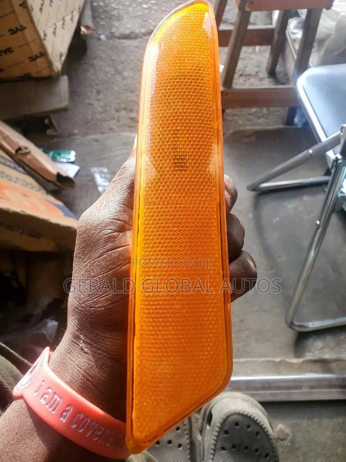 Bumper Reflector ES 330 2005