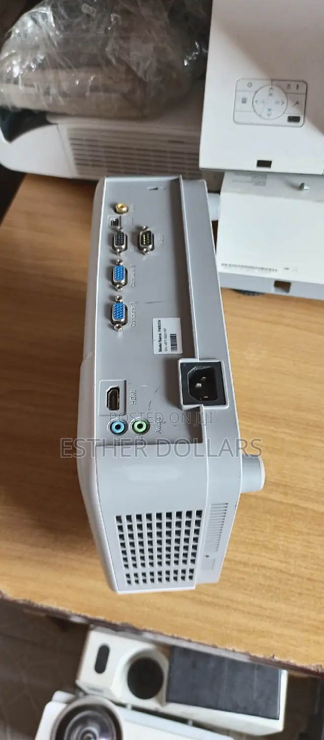 Brightest HDMI Mitsubishi Projector for Lectures