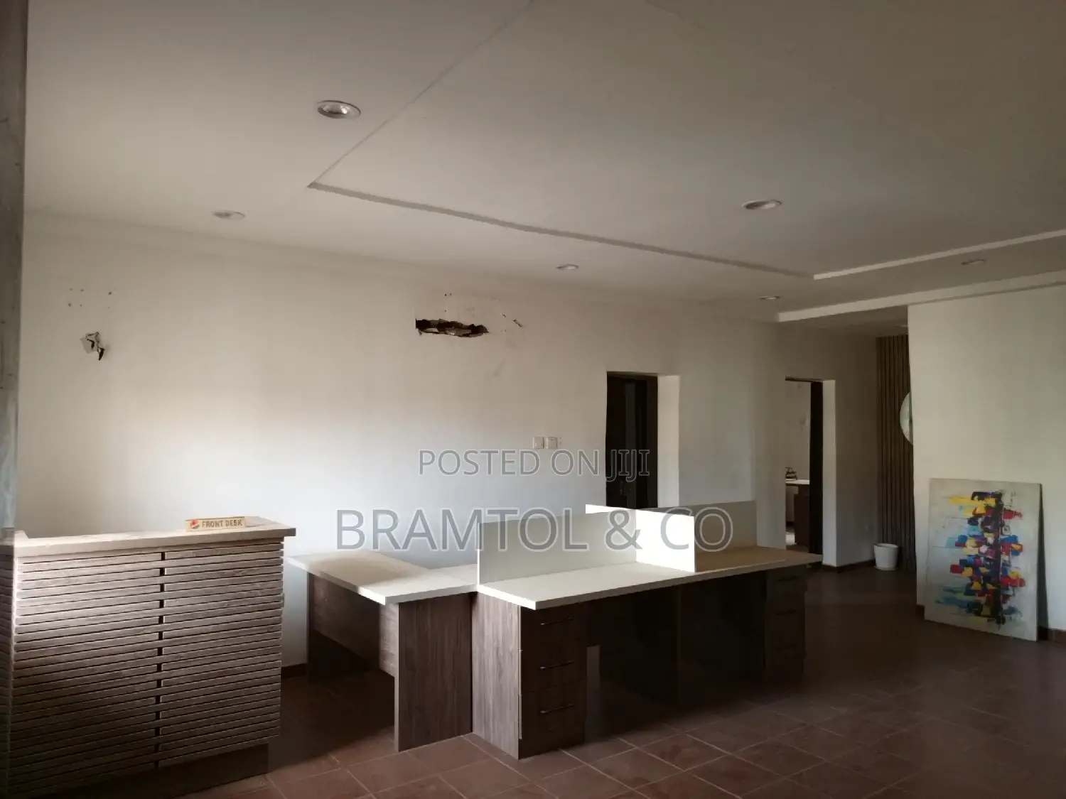 3bedroom Office Apartment in Strictly Office Block of Flats