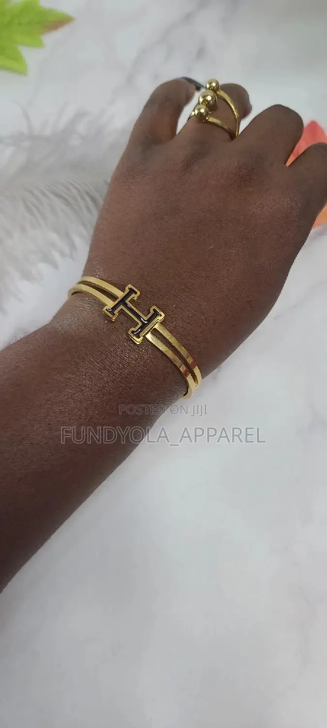 Beautiful Female Gold Bangle