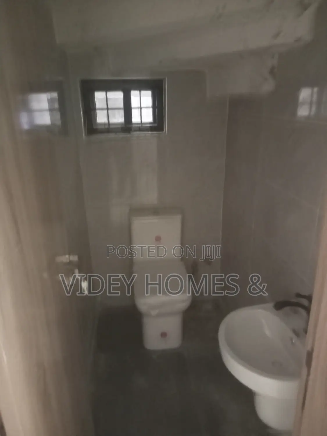 4bdrm Townhouse / Terrace in Jolly Estate, Guzape District for rent