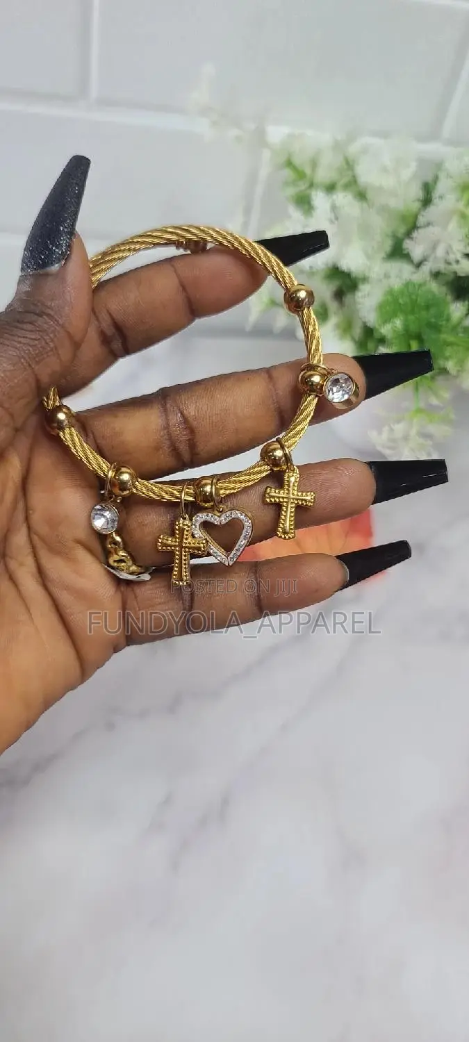 Fashionable Female Gold Bangle
